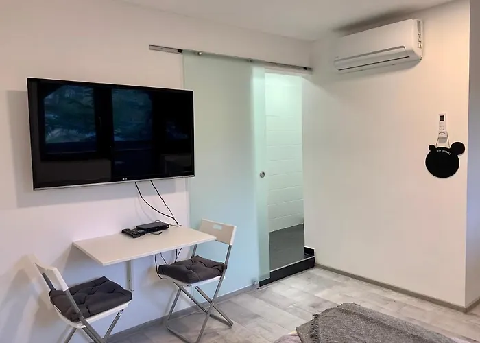 Vár-lak Appartamento Eger